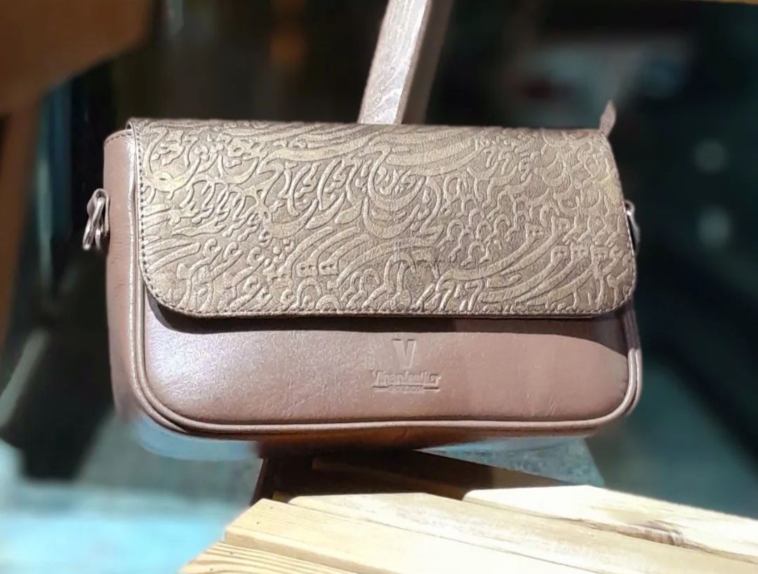 تصویر 1 از کیف دوشی زنانه چرم طبیعی فرو‌ش صادراتی