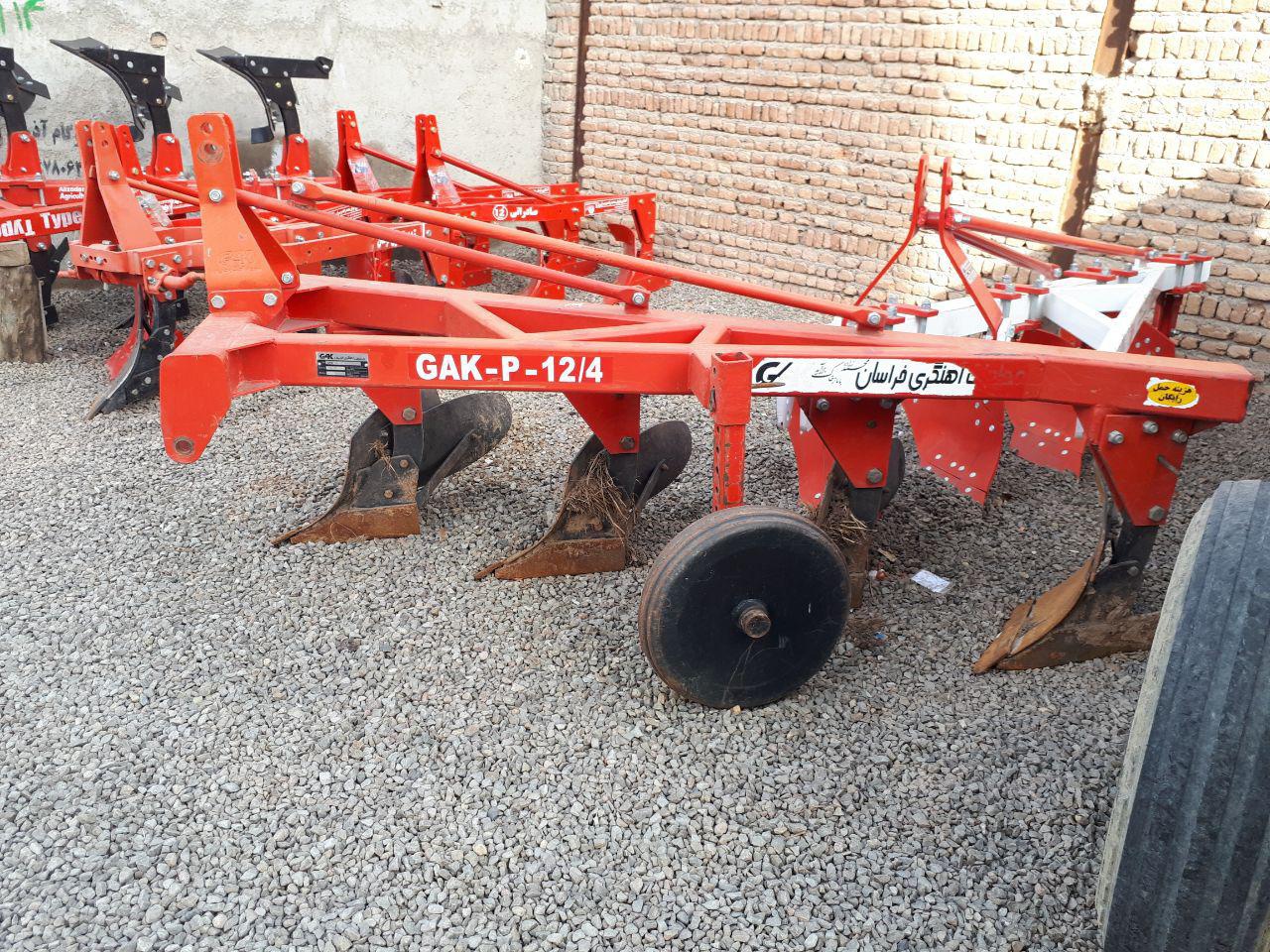 تصویر 4 از گاوآهن همدانی سازه پایدار با طراحی ویژه مناسب عملیات شخم دقیق