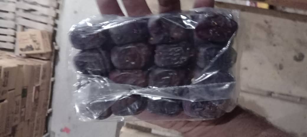 تصویر 3 از فروش خرما مضافتی صادارت درجه یک جیرفت