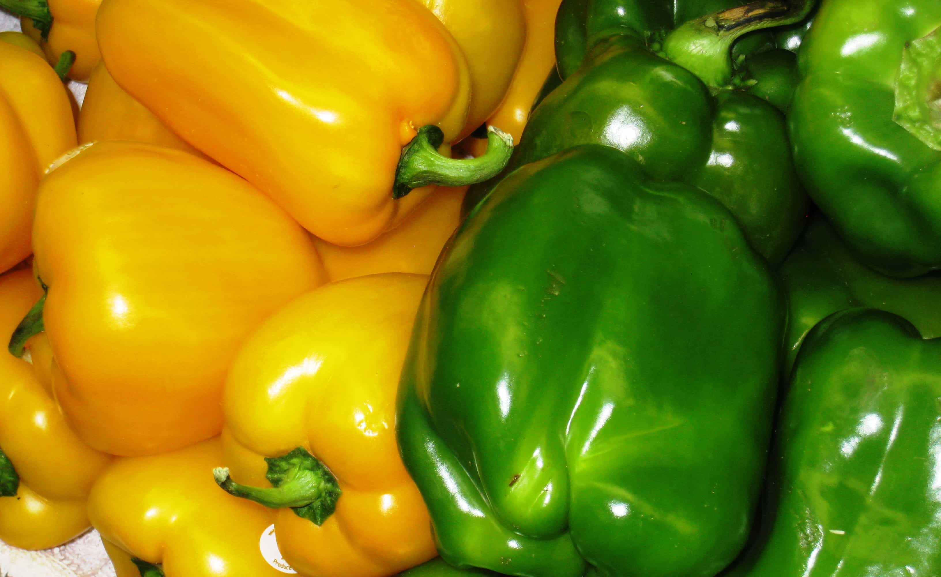 تصویر 4 از فلفل دلمه‌ای خوب و تازه با بافت سفت و طعم شیرین