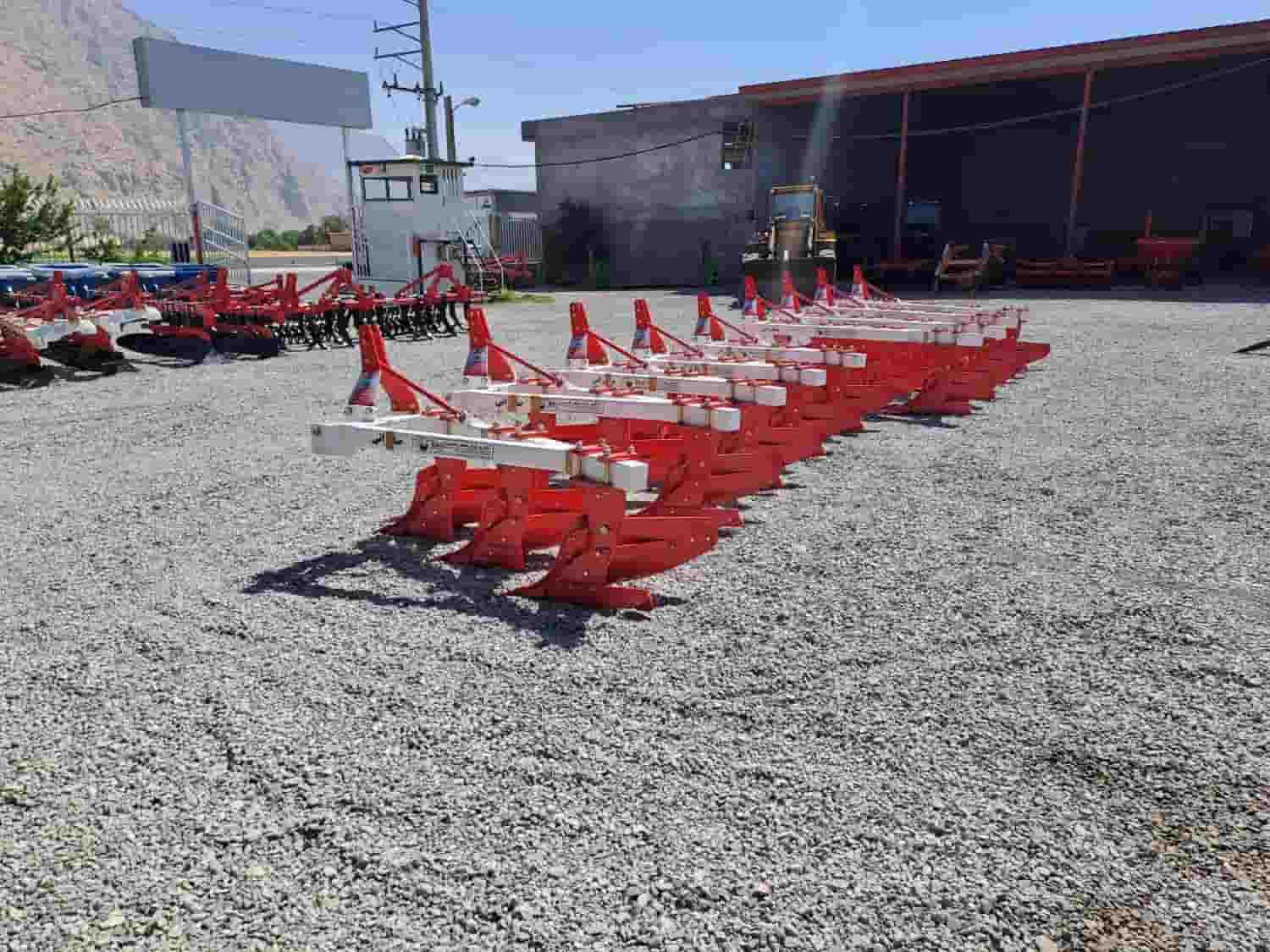 تصویر 1 از گاوآهن جک محمدزاده با طراحی ویژه برای شخم سبک و سریع