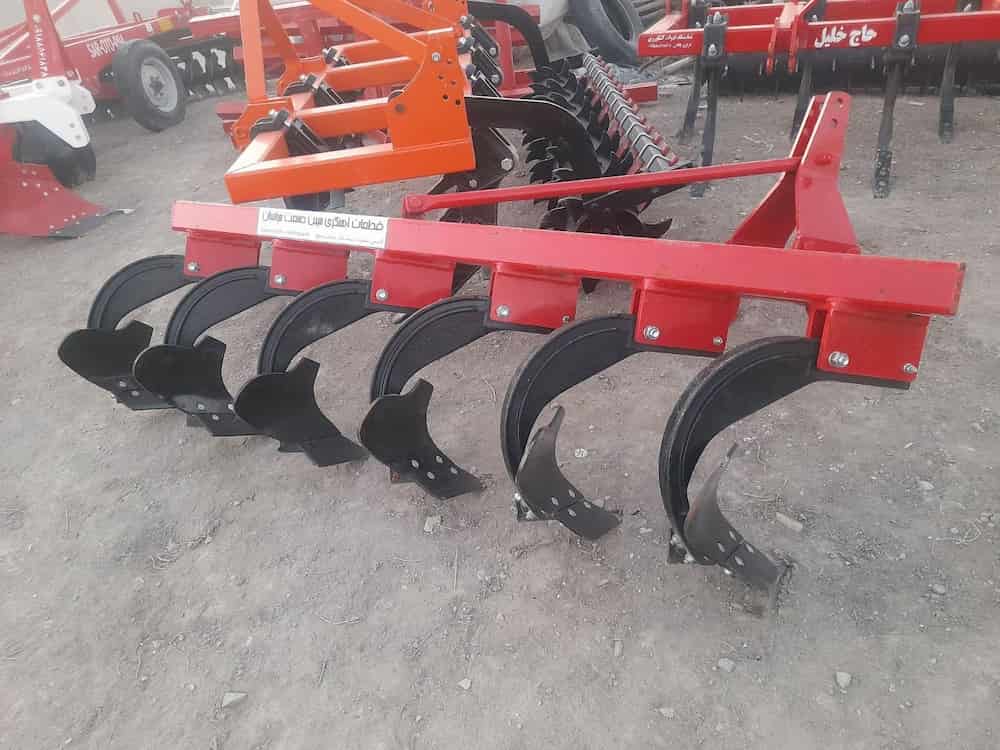تصویر 4 از گاو آهن قدیم با طراحی سنتی و استحکام قابل اعتماد برای شخم زمین‌ های سنگلاخی