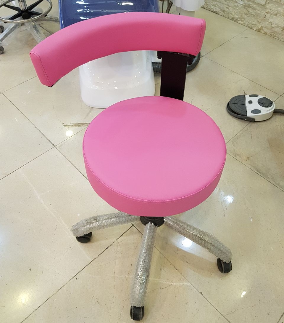 تصویر 4 از صندلی دندانپزشکی نیلپر با قابلیت شست‌ و شوی آسان