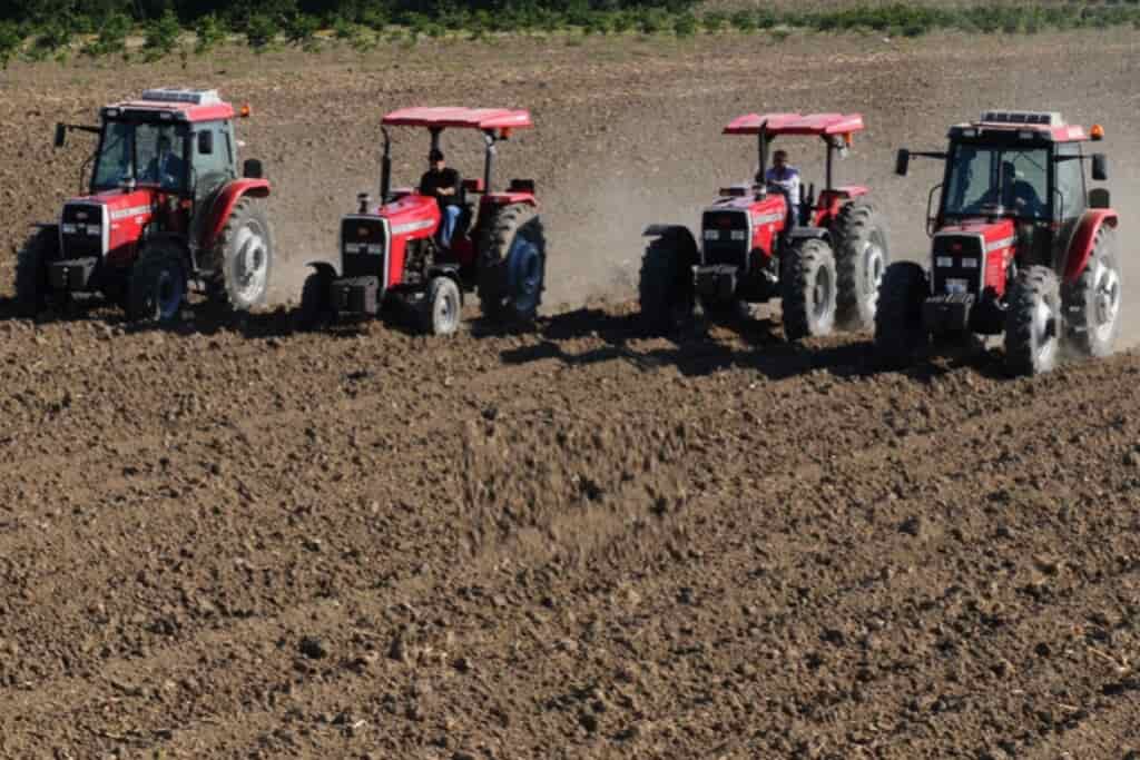 تصویر 4 از گاو آهن ابرهارد شرق با سیستم تنظیم انعطاف‌ پذیر توانایی شخم پیشرفته