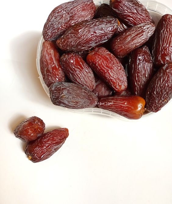 تصویر 2 از خرمای آلویی ریز و خوش‌ خوراک