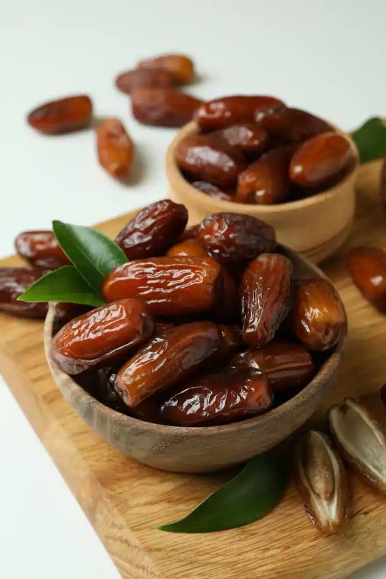 تصویر 4 از خرمای برهی زرد تازه شیرینی ملایم