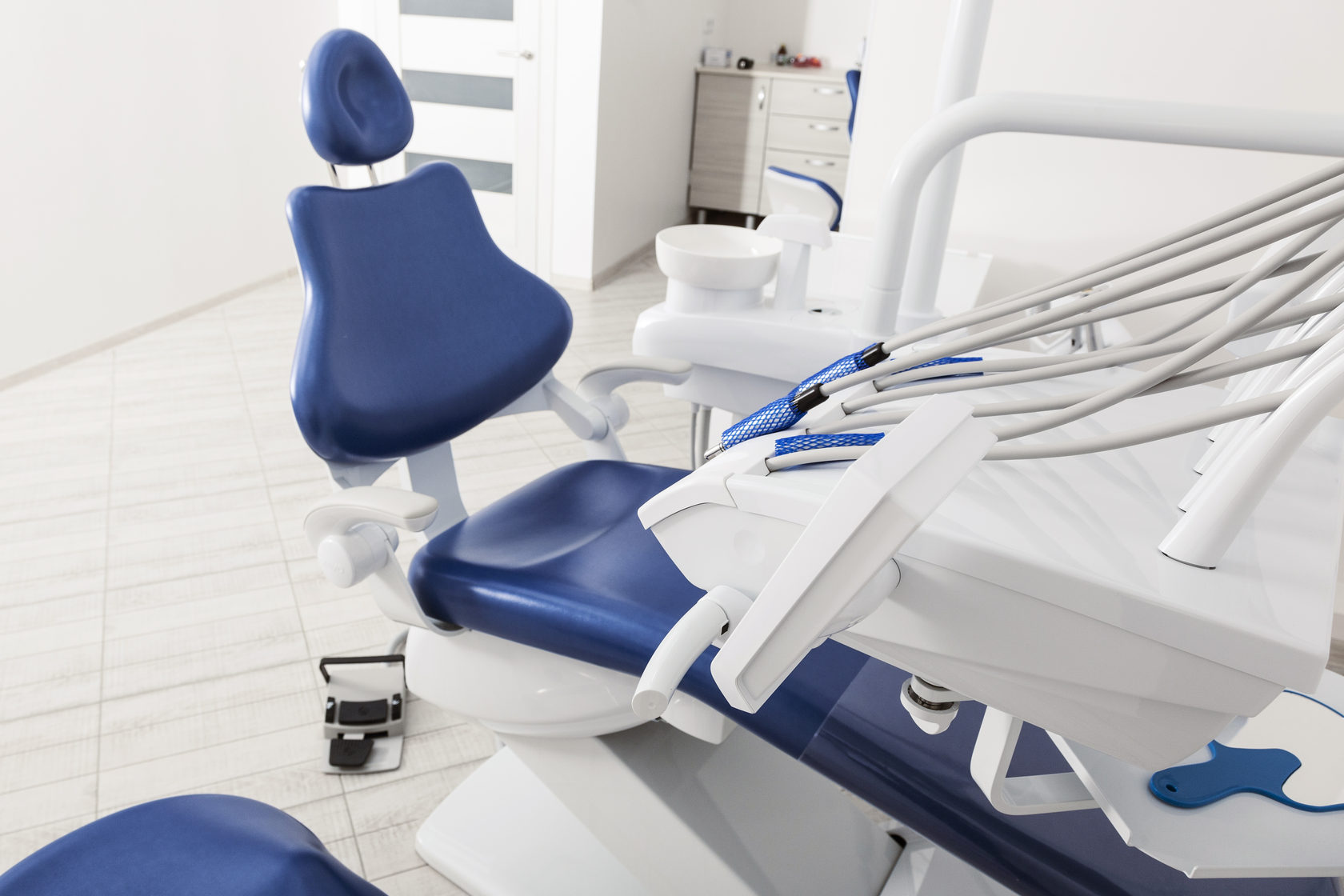 تصویر 3 از صندلی دندانپزشکی ارزان مناسب کلینیک‌ های کوچک