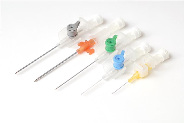 آنژیوکت مشکی کاربردی در تزریق و سرم درمانی