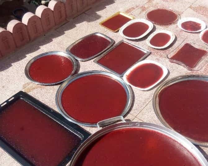 تصویر 4 از لواشک سنتی ترش و خوش طعم مناسب تمام سنين