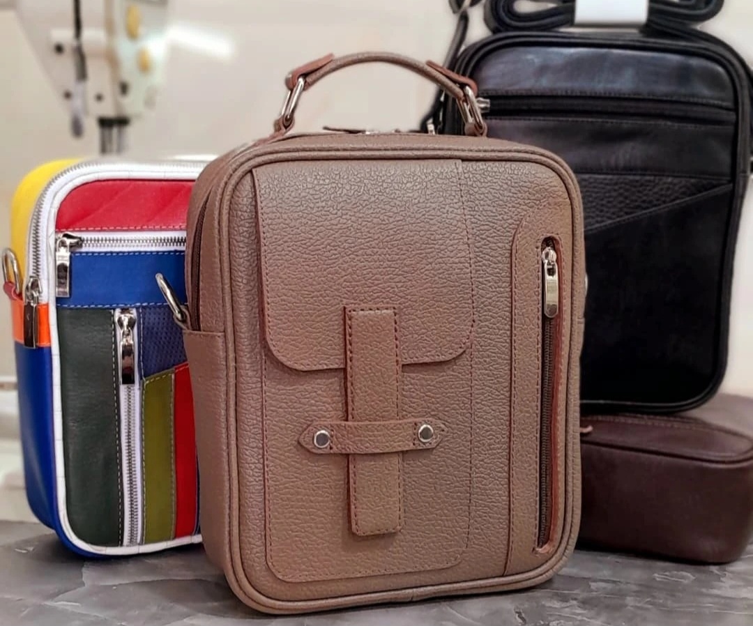 کیف دوشی چرم گاوی با فروش استثنایی