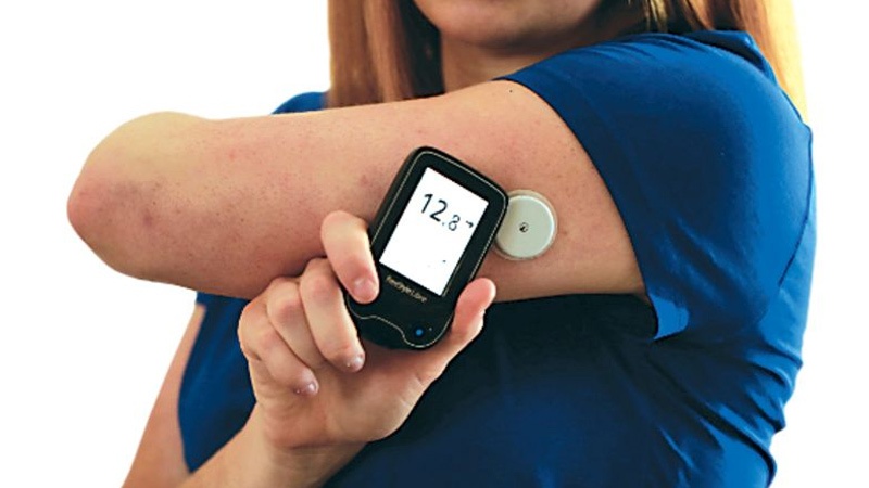 دستگاه قند خون بازویی اندازه‌ گیری راحت با طراحی ارگونومیک و دقیق