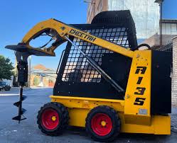 تصویر 1 از لودر مینی چیتا طراحی جمع‌ و جور و کنترل راحت برای کار های روزانه