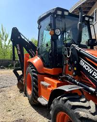 تصویر 3 از لودر بکهو سنو پارس مناسب عملیات خاک‌ برداری و جا به‌ جایی مصالح