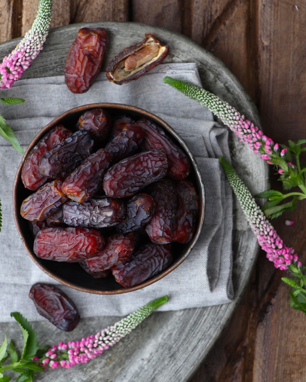 خرما پیارم تیره با خواص غذایی فراوان
