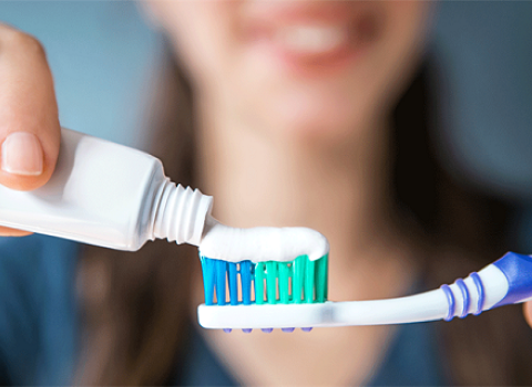 تصویر 4 از خمیر دندان هتلی کوچک با میزان فلوراید کنترل شده