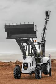 تصویر 3 از لودر بکهو ثابت کارکرد مطمئن برای جا به‌ جایی مواد در محیط‌ های باز