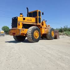 تصویر 4 از لودر فیات fr12 با جا به‌ جایی روان برای فضا های مختلف و مسیر های دشوار