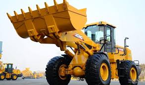 تصویر 1 از لودر تی سی ام 15 گزینه کار آمد برای جا به‌ جایی مواد در محیط‌ های نیمه‌ صنعتی