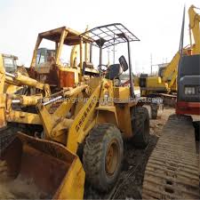 تصویر 1 از لودر تی سی ام 820 بدنه مقاوم با عملکرد پایدار در محیط‌ های سخت