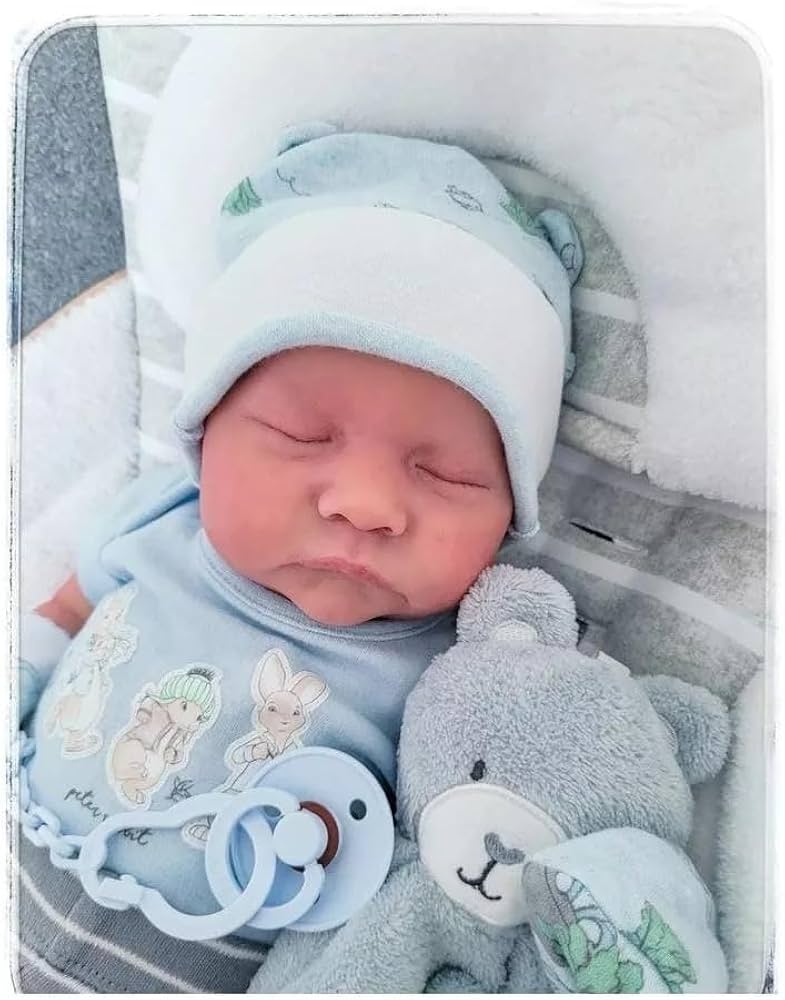 تصویر 1 از عروسک زنده مشابه کودک واقعی