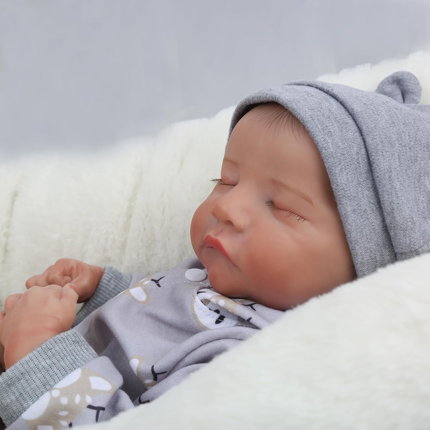 تصویر 4 از عروسک زنده مشابه کودک واقعی