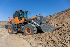تصویر 1 از لودر yx657 مناسب کار در پروژه‌ های عمرانی با ظرفیت بالا