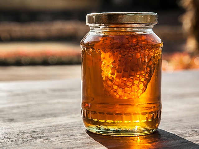 عسل چهل گیاه روستایی خالص و طبیعی بدون شکر اضافه