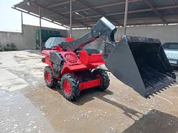 تصویر 1 از لودر کوچک باغی طراحی جمع‌ و جور با کنترل آسان برای فضا های محدود