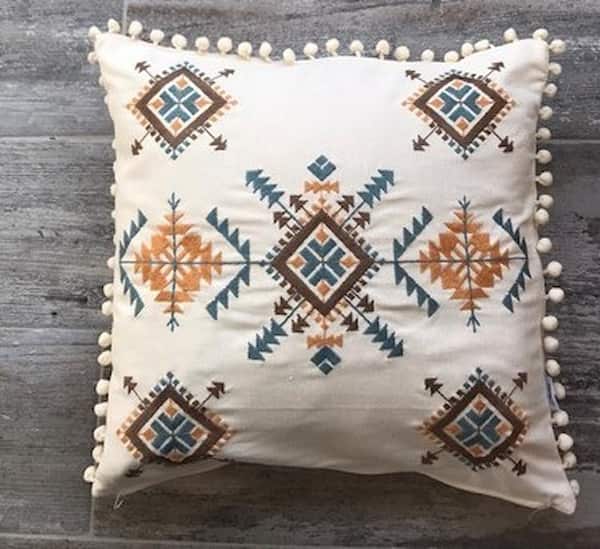 تصویر 1 از بالشت بلوچی با طرح و رنگ متنوع برای دکوراسیون منزل