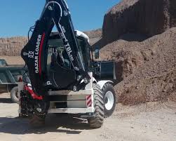 تصویر 4 از لودر بکهو صفر مناسب اجرای کارهای سبک در محوطه های گوناگون