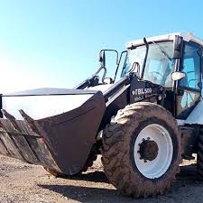 تصویر 3 از لودر گازار مناسب جا به‌ جایی خاک و مصالح در مکان های محدود