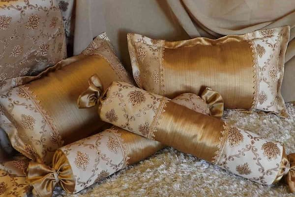 تصویر 2 از بالشت لوله ای عروس با الیاف طبیعی و دوخت مقاوم