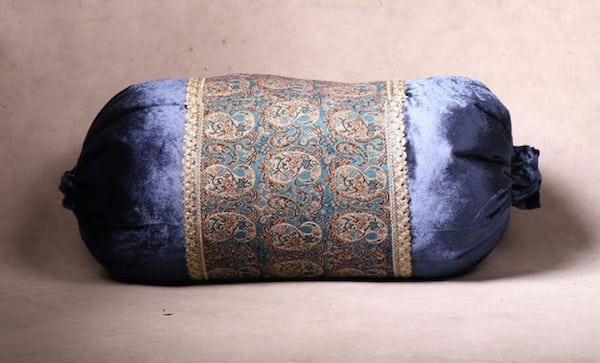 تصویر 2 از بالشت لوله ای سنتی با کیفیت درجه یک و بسته بندی زیبا