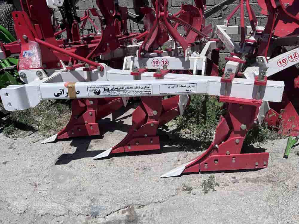 گاوآهن پایدار خراسان دارای تیغه‌ های صیقلی برای نفوذ بهتر در بستر خاک