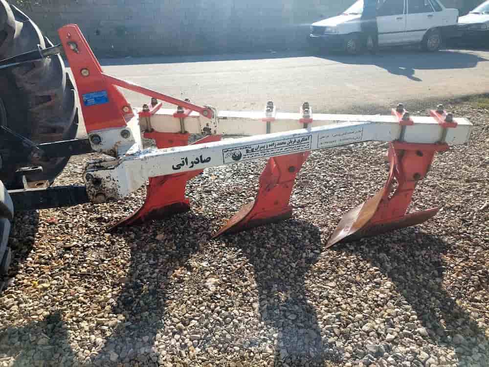 تصویر 1 از گاوآهن محمد قربان زاده با شاسی مهندسی شده مناسب پیشروی منظم در خاک