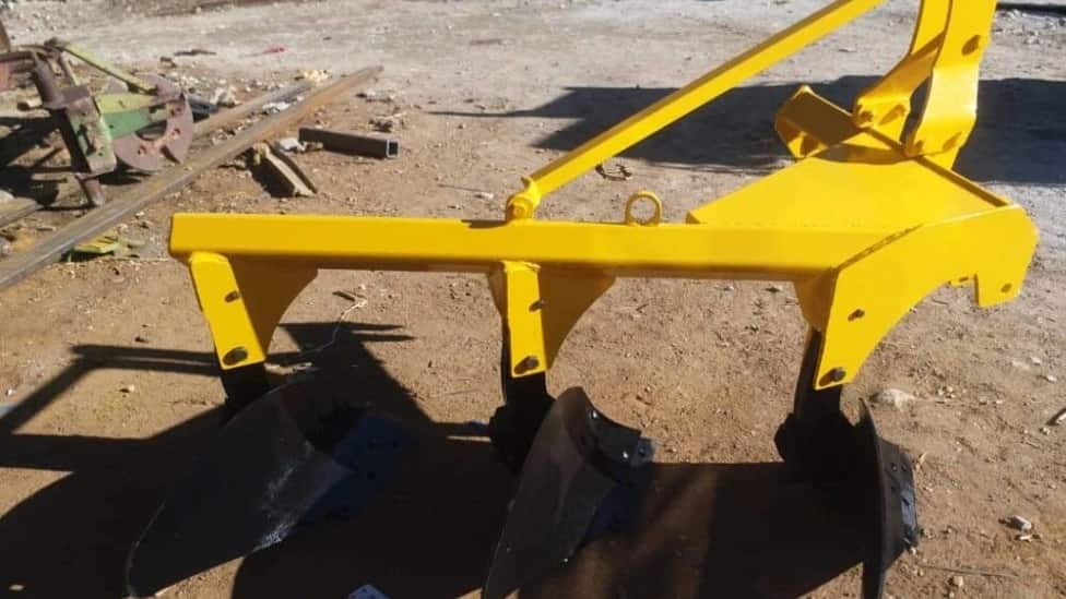 تصویر 4 از گاو آهن کمانی مجهز به تیغه‌ های مقاوم و توزیع وزن بهینه