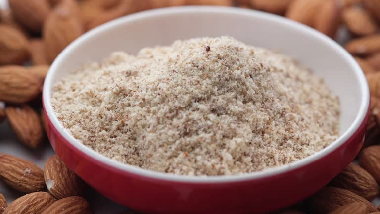 تصویر 1 از پودر بادام درختی ارگانیک با طعم طبیعی