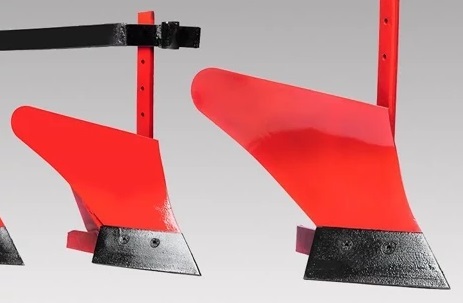 تصویر 1 از گاو آهن کولتیواتور مجهز به بازوی تنظیم‌ کننده برای عبور صاف در زمین