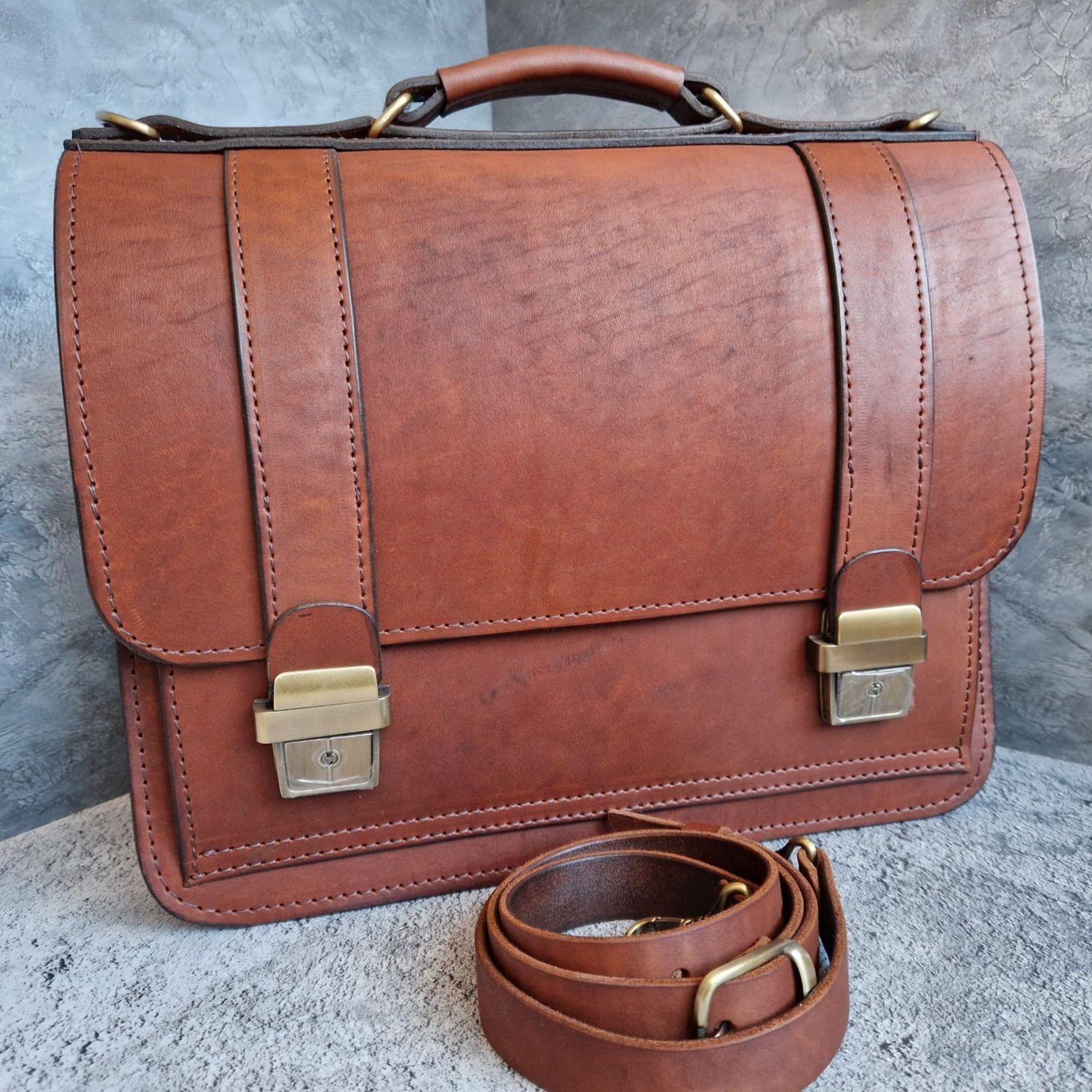 تصویر 1 از کیف چرم اسپرت مردانه مناسب استفاده روزانه