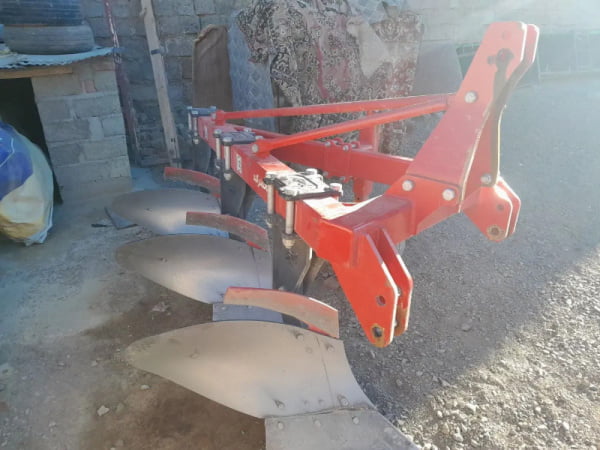 تصویر 4 از گاو آهن سام آرین با تیغه‌ های مقاوم برای خاک‌ ورزی حرفه‌ ای