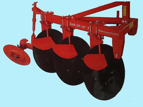 گاو آهن اصفهان با ساختار مقاوم جهت شکافت لایه های سخت زمین