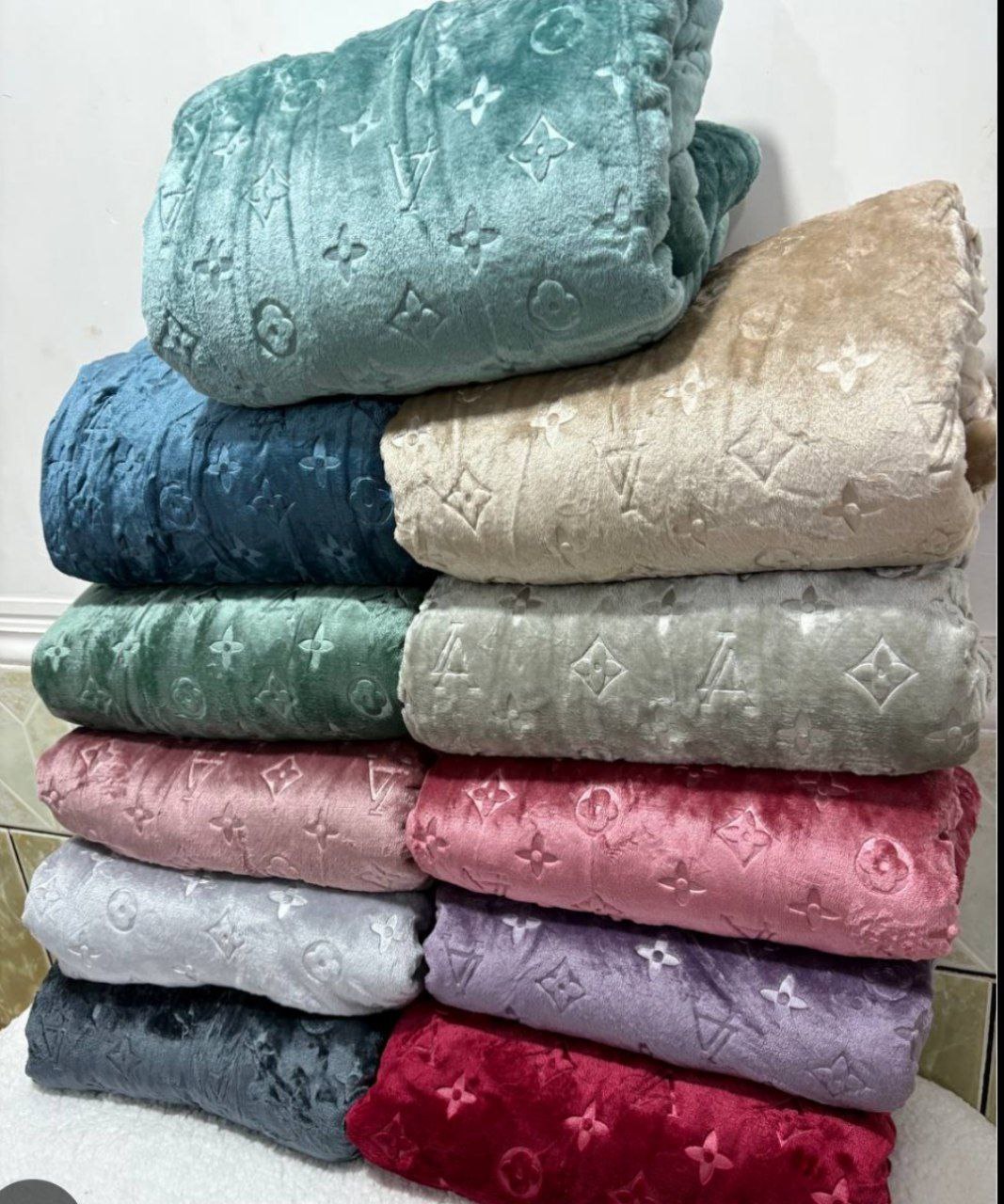 تامین مستقیم ‌و قیمت ارزان پتوی برند lv