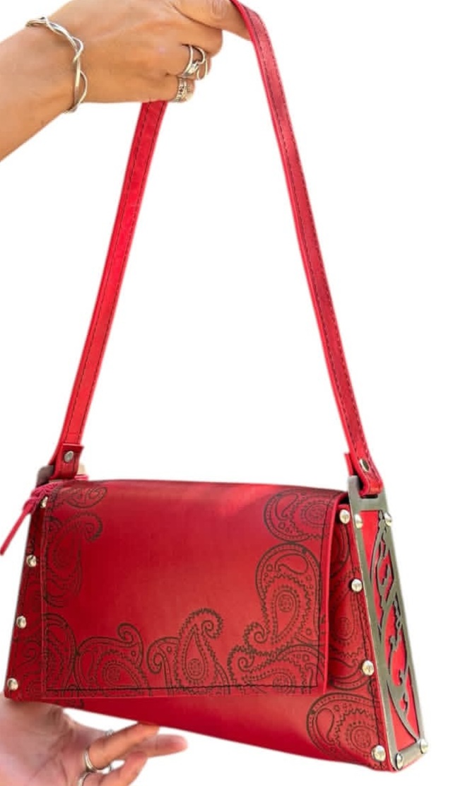 کیف دوشی زنانه مجلسی چرم گاوی با قیمت عالی