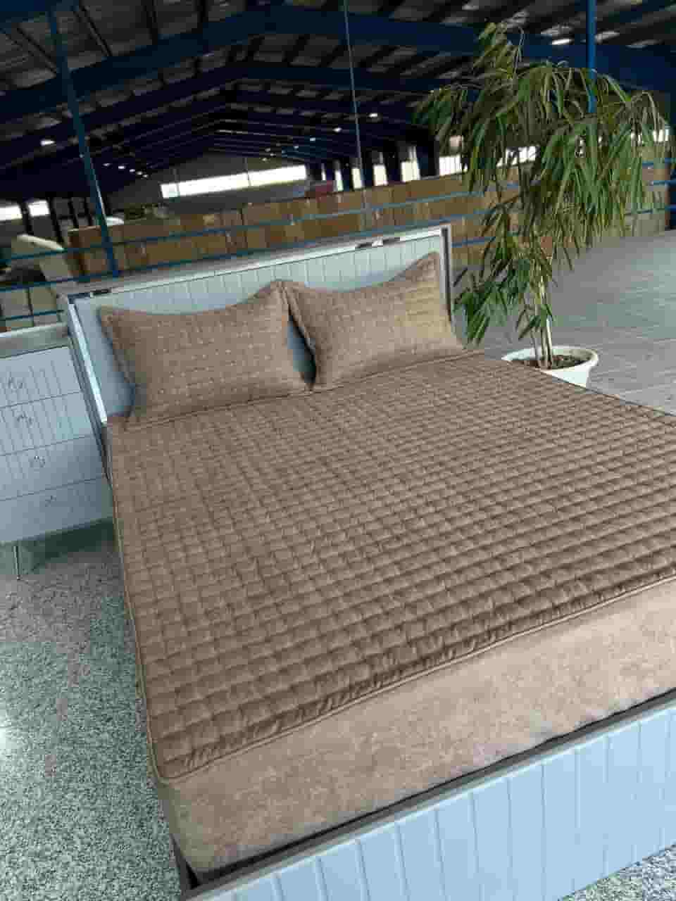 تولید و پخش ملحفه کشدار مخمل تخت