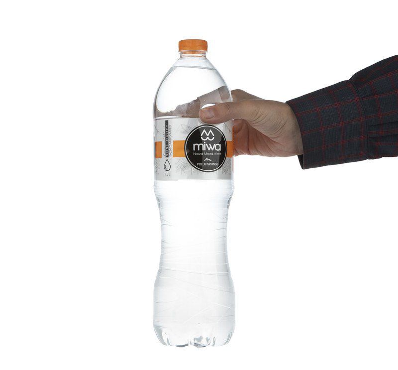 تصویر 4 از آب معدنی میوا نوشیدنی طبیعی با طعم عالی