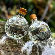 تصویر 4 از آب معدنی زیبال با بطری شفاف مناسب مصرف روزانه