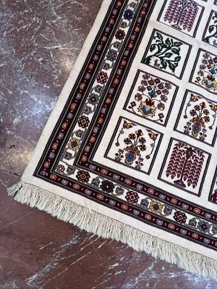 گلیم دست بافت خشتی سیرجان زمینه سفید
