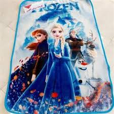 پتو گلبافت السا و آنا با الیاف نرم و سبک مناسب اتاق کودک و نوزاد