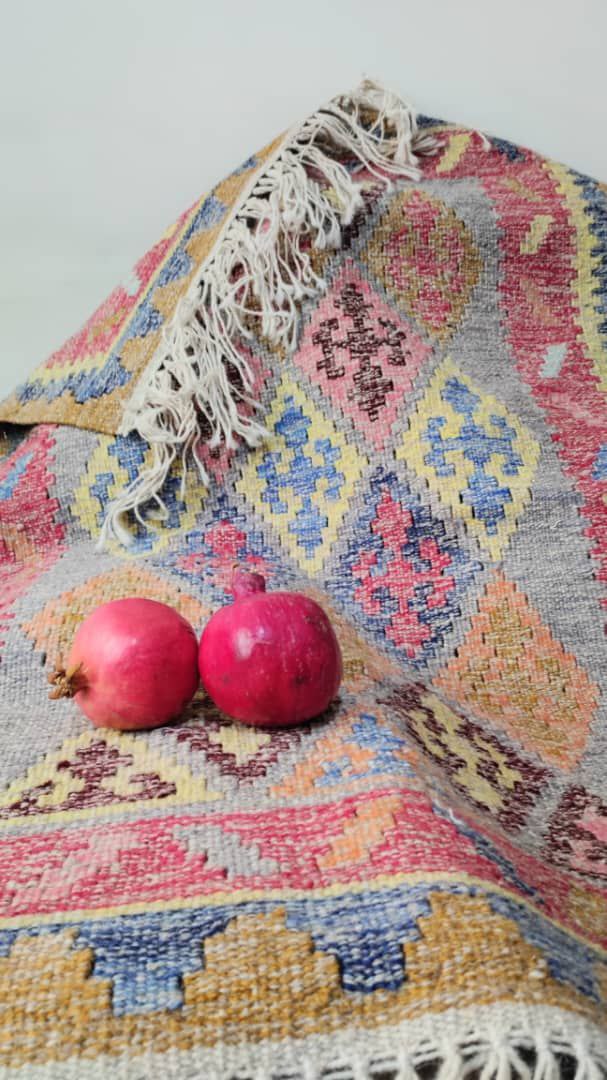 گلیم دستبافت 9 متری انتخابی ایده آل برای پذیرایی