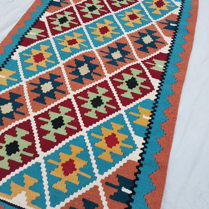 تصویر 4 از گلیم دستبافت کاموایی الهام‌ گرفته از سبک‌ های عشایری و بومی